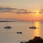 Sunset House * Archangelos (Laconia)