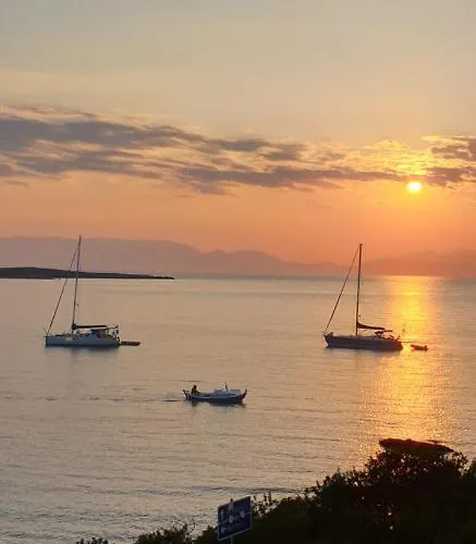 Sunset House * Archangelos (Laconia)